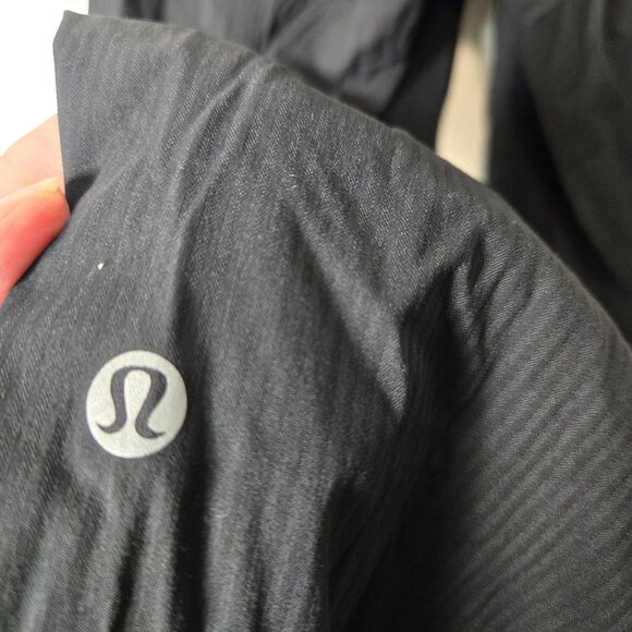 Lululemon Women's Size 2 Dance Studio Mid-Rise 25" Crop Black Mid-Rise - Picture 6 of 9